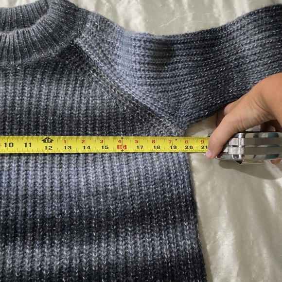 Girl's Youth Old Navy Blue & Gray Ombre Striped Long Sleeve Sweater - Picture 5 of 8